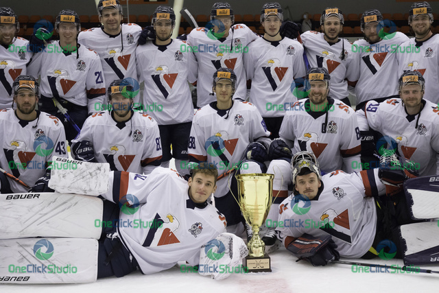 slovan bratislava s trofejou