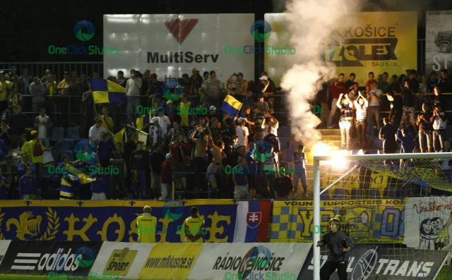 kosice fans pyro2